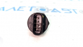 Fuel pressure sensor Mercedes C-class W205 300/350e/350h/400/43/63 15-21 on the fuel rail
