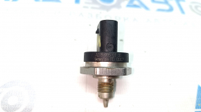 Fuel pressure sensor Mercedes C-class W205 300/350e/350h/400/43/63 15-21 on the fuel rail