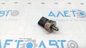 Fuel pressure sensor Audi Q5 80A 18-20 2.0T on the fuel rail