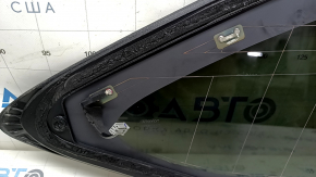 Window blind glass rear left Toyota Highlander 20-25 chrome, scratches on chrome