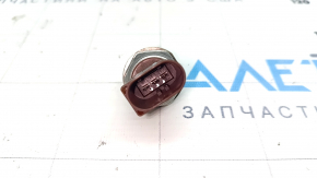 Fuel pressure sensor Audi A6 C7 12-15 3.0T on the fuel rail