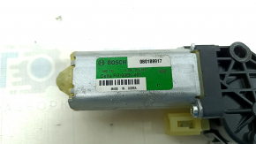 Motor for adjusting the lower cushion of the driver's seat Mazda CX-5 17-25