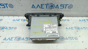 Radio tape recorder Toyota Sienna 11-14 scratches, chrome peeled off