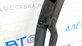 Front right fender arch trim Tesla Model Y 20-25 structure, crack in fastening, worn