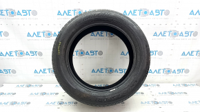 The 2019 Nankang Cross Sport SP-9 all-season tire, R18 225/55, is cracked.