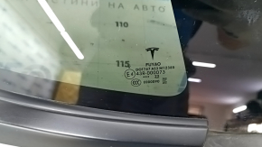 Tesla Model Y 20-25 rear right window with broken seal