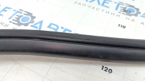 The front left door seal for a BMW 3 G20 19-24 is worn out.
