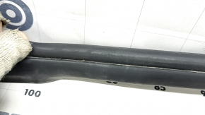 The front right door seal for BMW 3 G20 19-24 is worn out.