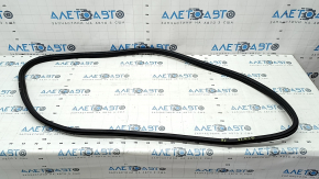 The front right door seal for BMW 3 G20 19-24 is worn out.