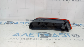 Jeep Cherokee KL 19-23 rear right reflector with scratches