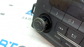 Monitor, display Jeep Renegade 15 - small display, volume control defect