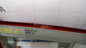 Jeep Cherokee KL 14-23 brake light scratches