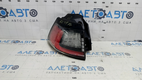 Left outer fender light for a Jeep Cherokee KL 19-23, scratches, and sand.