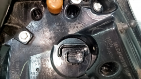 Left outer fender light for a Jeep Cherokee KL 19-23, scratches, and sand.