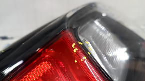 Left outer fender light for a Jeep Cherokee KL 19-23, scratches, and sand.