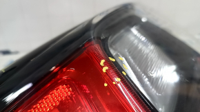 Left outer fender light for a Jeep Cherokee KL 19-23, scratches, and sand.