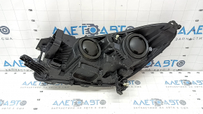 Ford Escape MK3 17-19 Restyling Halogen Light Front Right Headlight, Sand, and Scratches