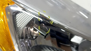 Ford Escape MK3 17-19 Restyling Halogen Light Front Right Headlight, Sand, and Scratches