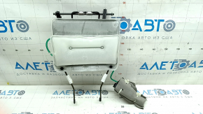 Lumbar support for the passenger seat of the Jeep Cherokee KL 19-