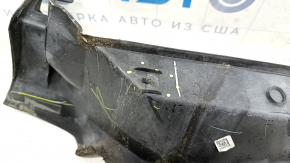 The rear right inner fender lining for the Audi Q5 80A 18-24 has a broken mount.