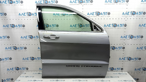 Jeep Grand Cherokee WK2 11-22 keyless front right door assembly. Triplex glass, silver PSC, dent, scratches on molding.