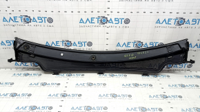 Jeep Grand Cherokee WK2 17-22 plastic windshield wiper grille with torn seal