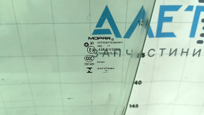 Jeep Grand Cherokee WK2 11-22 triplex front left door glass, scratched