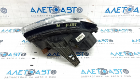 Right front headlight for Jeep Grand Cherokee WK2 17-22 halogen, light, without back cover, scratches, ready for polishing