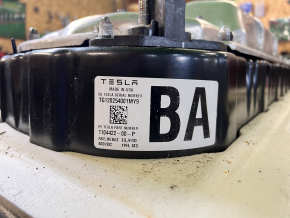 Tesla Model 3 18-20 75 kWh AWD 35kV Battery Pack, Complete with 350V Li-ion Cells