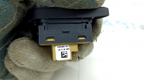 Central locking button for the rear left door of an Audi Q7 16-20 black