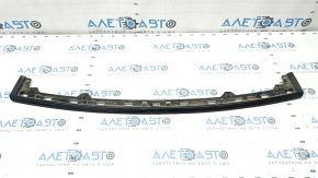 Jeep Grand Cherokee WK2 11-22 rear bumper trim scratch pattern