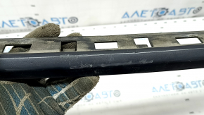 Jeep Grand Cherokee WK2 11-22 rear bumper trim scratch pattern