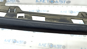 Jeep Grand Cherokee WK2 11-22 rear bumper trim scratch pattern