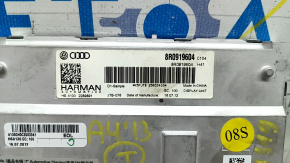 The monitor, display, and navigation of the Audi A4 B8 08-16 are worn out.