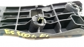 The front bumper mount, left, Lexus ES300h ES350 13-18, is broken.
