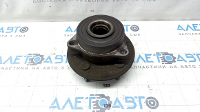 Jeep Grand Cherokee WK2 11-22 front right hub rusty