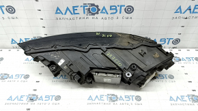 Right front headlight assembly for an Audi Q7 16-19 LED, sand-stained, scuffed, varnish peeling