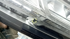 Right front headlight assembly for an Audi Q7 16-19 LED, sand-stained, scuffed, varnish peeling