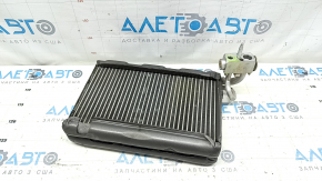 Jeep Grand Cherokee WK2 11-22 Evaporator with Valve
