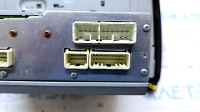 The display radio disc player of the Toyota Camry v55 15-17 USA has worn buttons.