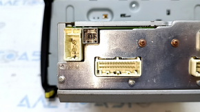 The display radio disc player of the Toyota Camry v55 15-17 USA has worn buttons.