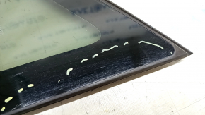 Front left window glass, Toyota Prius V 12-17, scratches