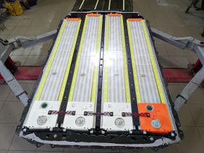 Tesla Model Y 20-25 AWD 82kW 13kV Battery Assembly