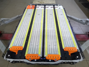 Tesla Model Y 20-25 AWD 82kW 13kV Battery Assembly