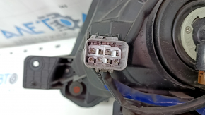 Subaru Forester 17-18 SJ halogen front right headlight, scratches, peeling varnish