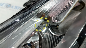 Subaru Forester 17-18 SJ halogen front right headlight, scratches, peeling varnish