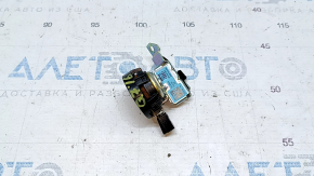 The tweeter speaker in the front pillar, right, Audi Q7 16-25, upper Bose, is dented