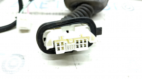 Wiring for the rear right door of a Toyota Prius V 12-17