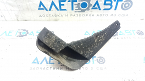 The front left mudguard of a Nissan Leaf 11-17 is worn and the fasteners are torn.