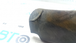 The right front bumper mudguard of a Nissan Leaf 11-17 is torn.